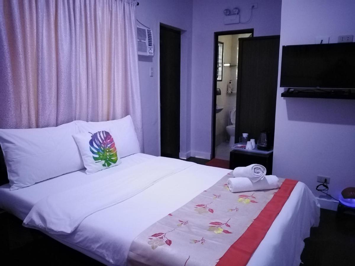 Halfway House Hostel Mactan Cebu Airport Lapu-Lapu City Kültér fotó