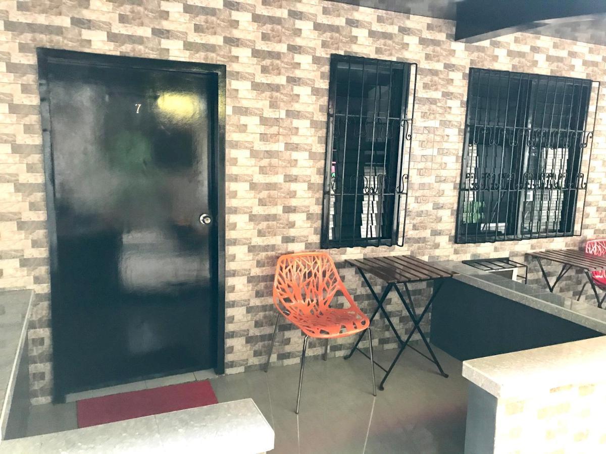 Halfway House Hostel Mactan Cebu Airport Lapu-Lapu City Kültér fotó