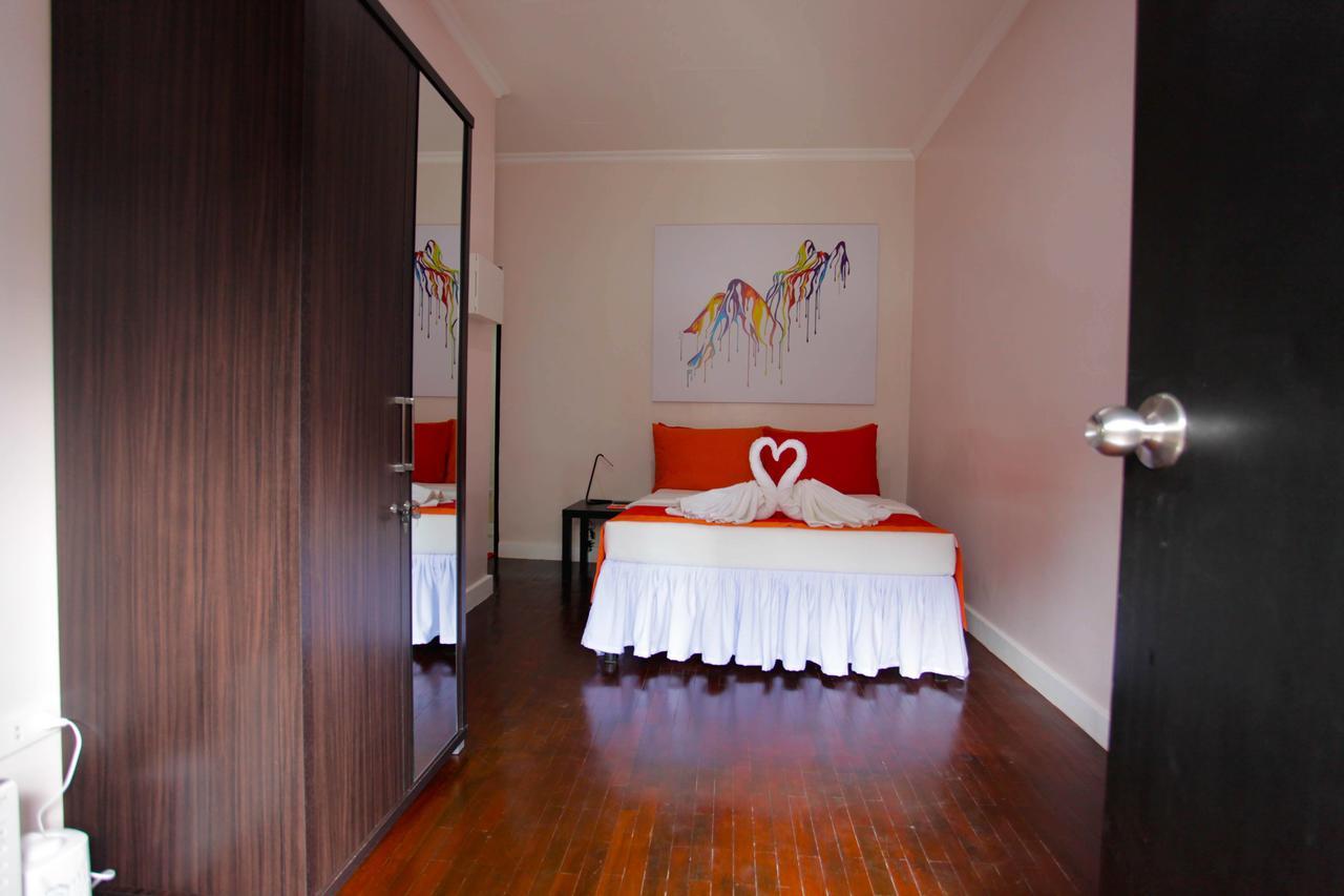 Halfway House Hostel Mactan Cebu Airport Lapu-Lapu City Kültér fotó