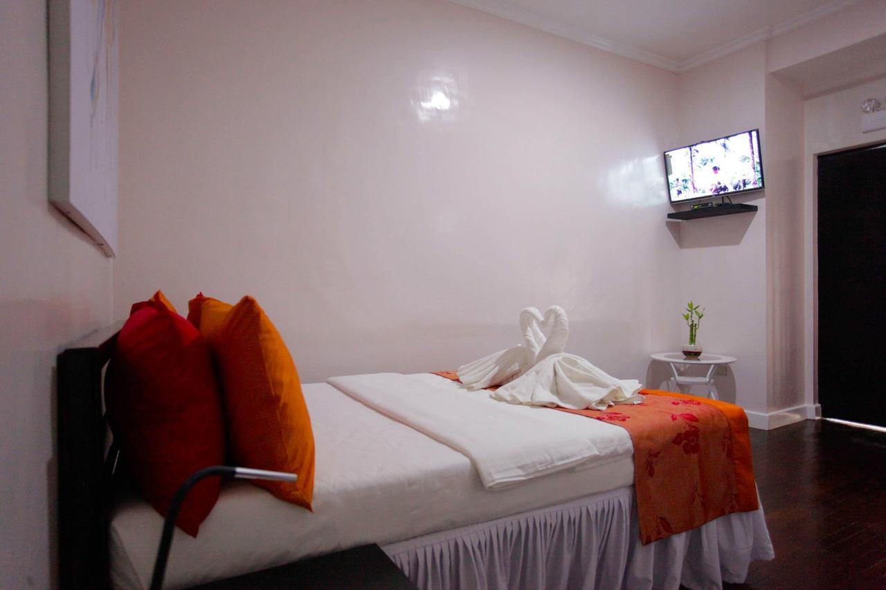 Halfway House Hostel Mactan Cebu Airport Lapu-Lapu City Kültér fotó