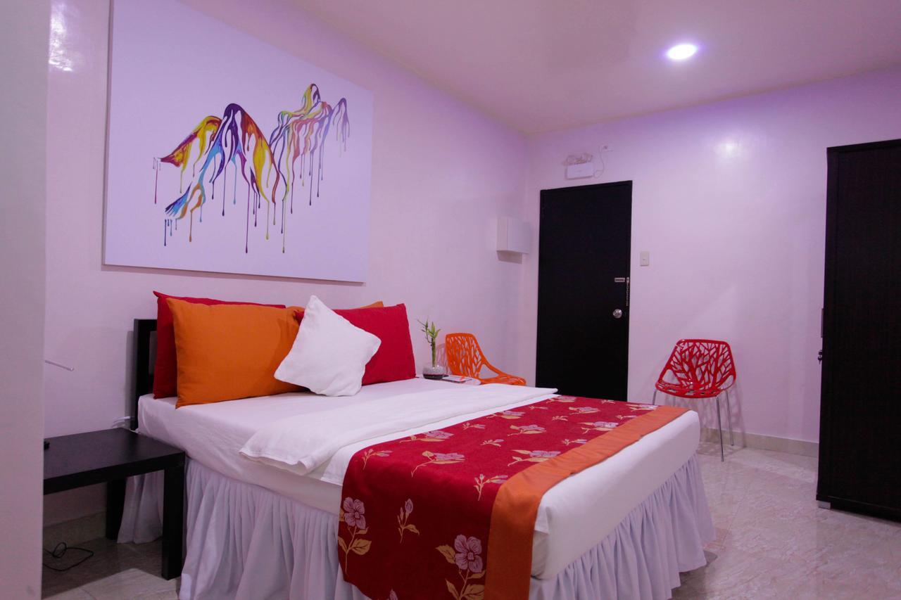 Halfway House Hostel Mactan Cebu Airport Lapu-Lapu City Kültér fotó