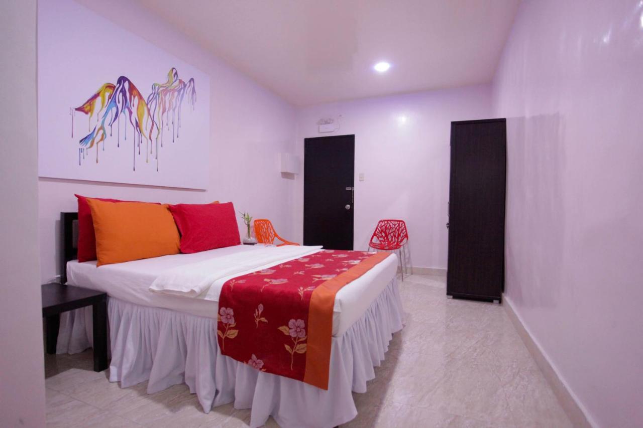 Halfway House Hostel Mactan Cebu Airport Lapu-Lapu City Kültér fotó