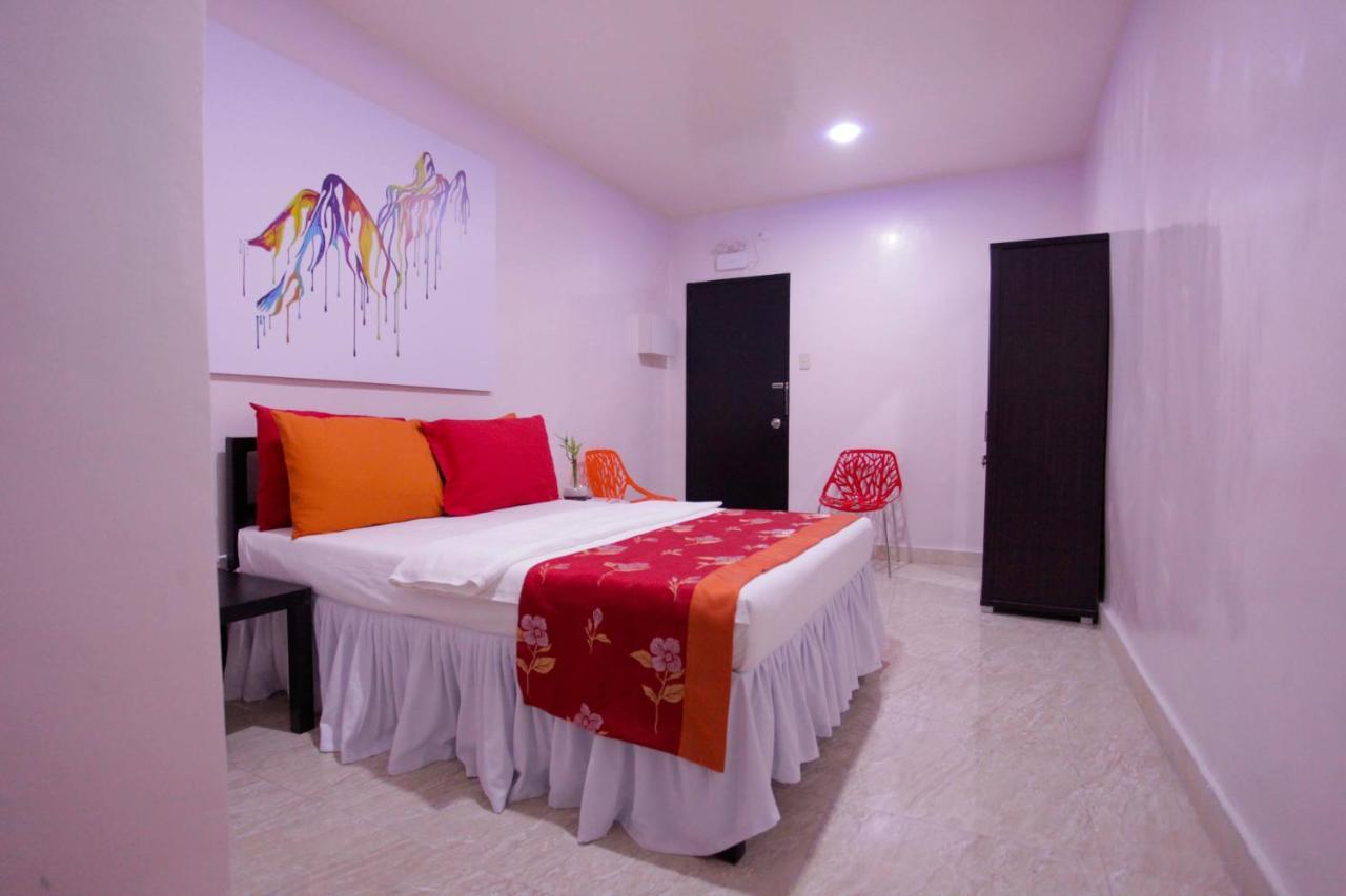 Halfway House Hostel Mactan Cebu Airport Lapu-Lapu City Kültér fotó
