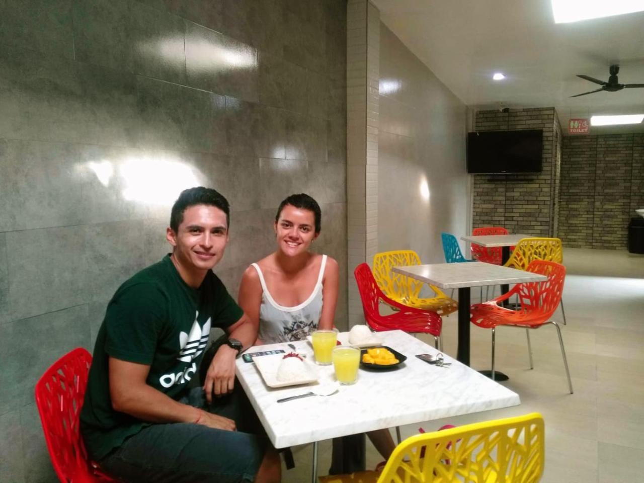 Halfway House Hostel Mactan Cebu Airport Lapu-Lapu City Kültér fotó